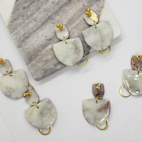 Burgundy, white and gold earrings - Picture 2 of 7